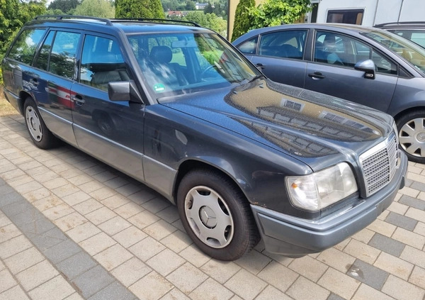 Mercedes-Benz Klasa E cena 15700 przebieg: 309000, rok produkcji 1994 z Biała małe 191